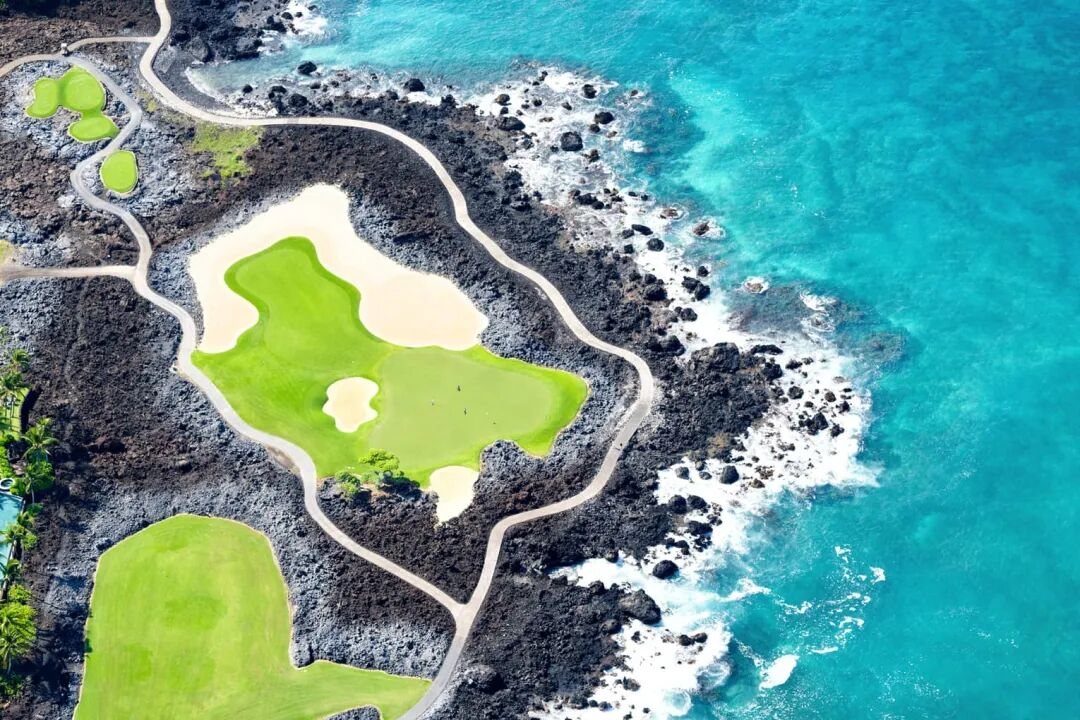 大岛熔岩与海洋之间的高尔夫球场