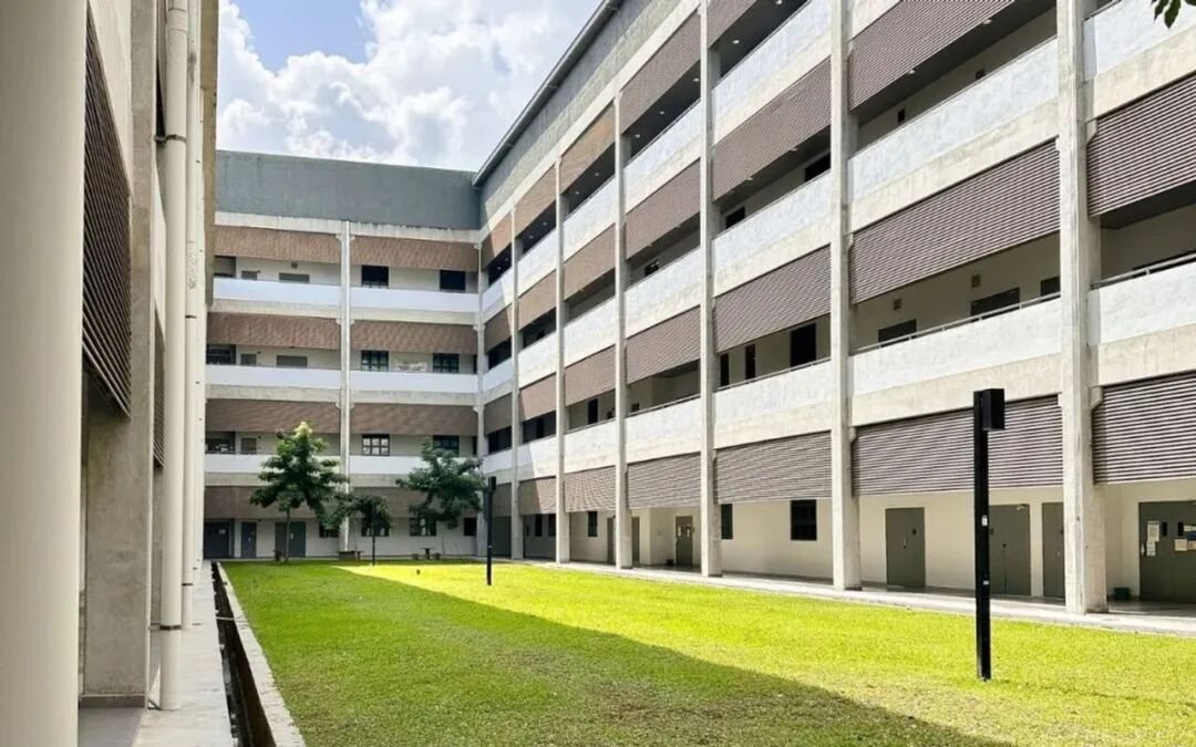 现代校园建筑场景