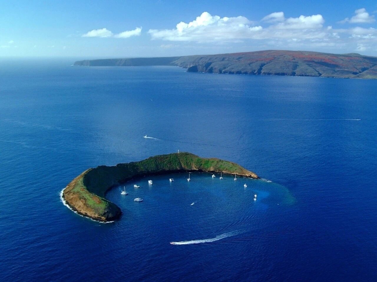 莫洛基尼火山口与周边海域